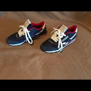 Red and blue sneakers 💕 reebok